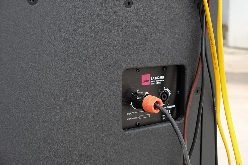 Cổng Neutrik Speakon NL4 dễ kết nối, đảm bảo an toàn và ổn định